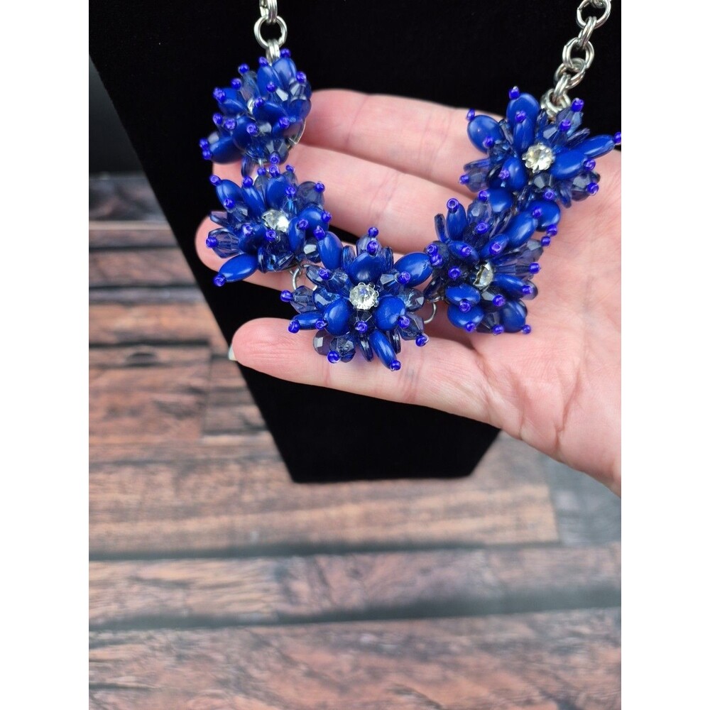 Vtg Lucite Flower Cluster Necklace Blue Crystal‎ Silver Tone 17–19" Cottagecore - Picture 5 of 14